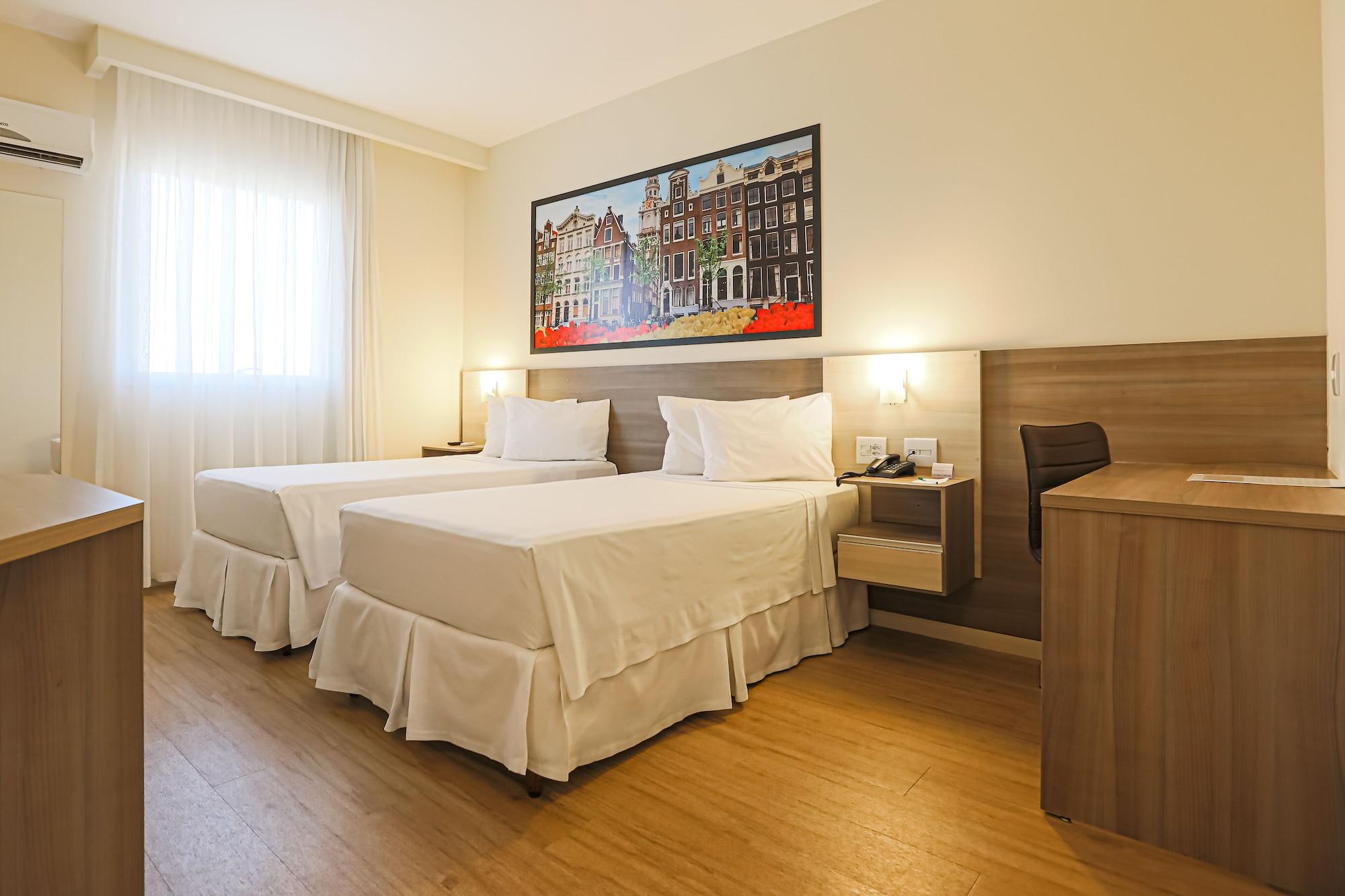Hotel Amsterdam Montes Claros Exteriér fotografie