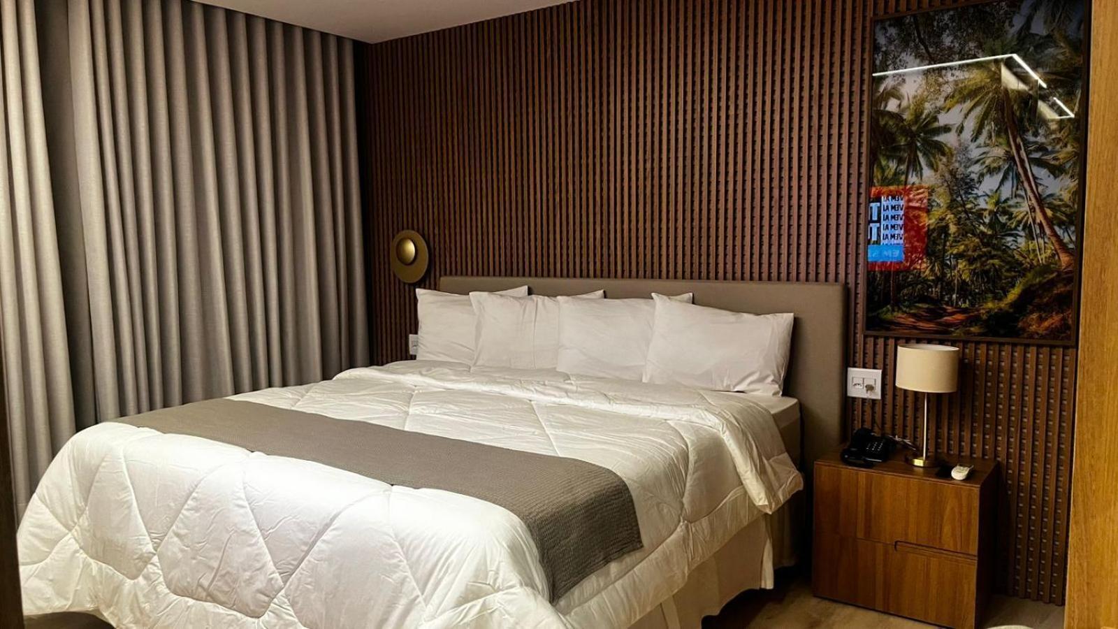 Hotel Amsterdam Montes Claros Exteriér fotografie
