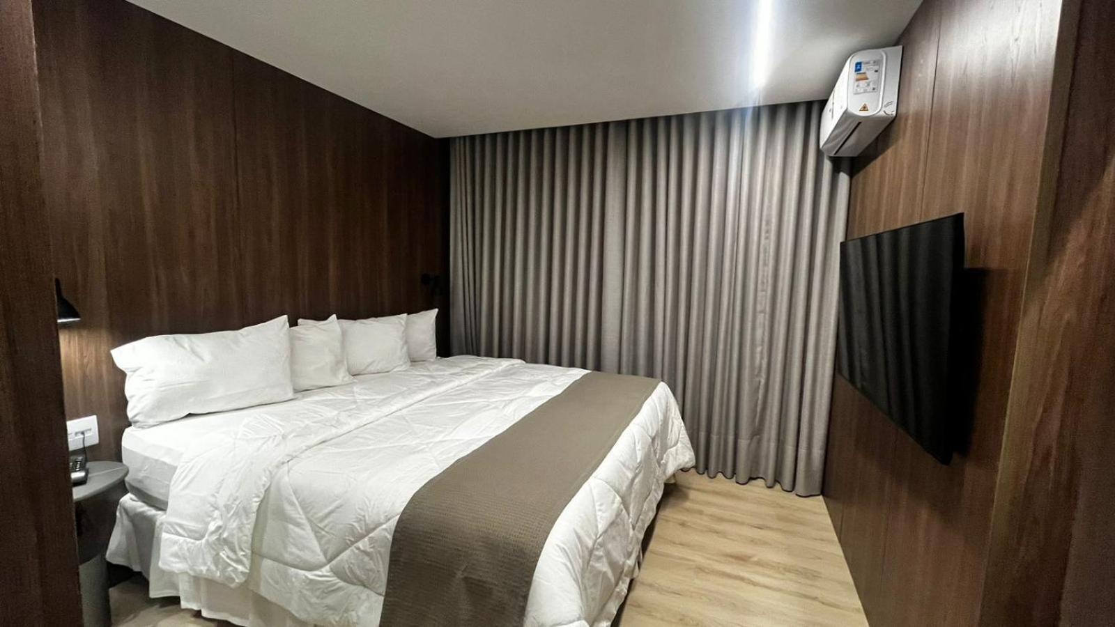 Hotel Amsterdam Montes Claros Exteriér fotografie